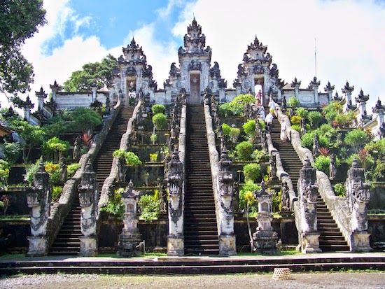 bali's biggest temple pura besakih